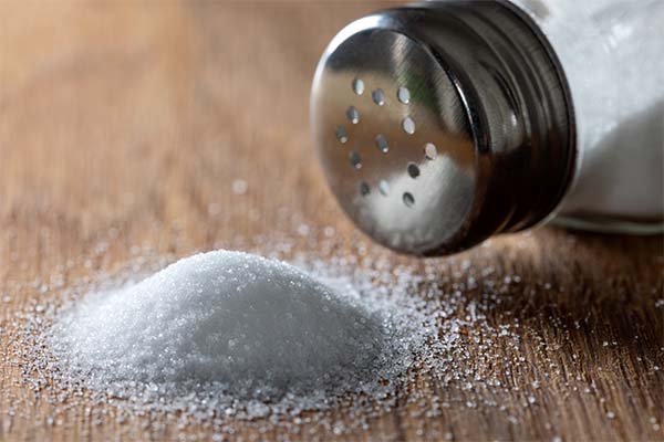 Basta retirar o sal da comida para evitar o aumento da pressão arterial?